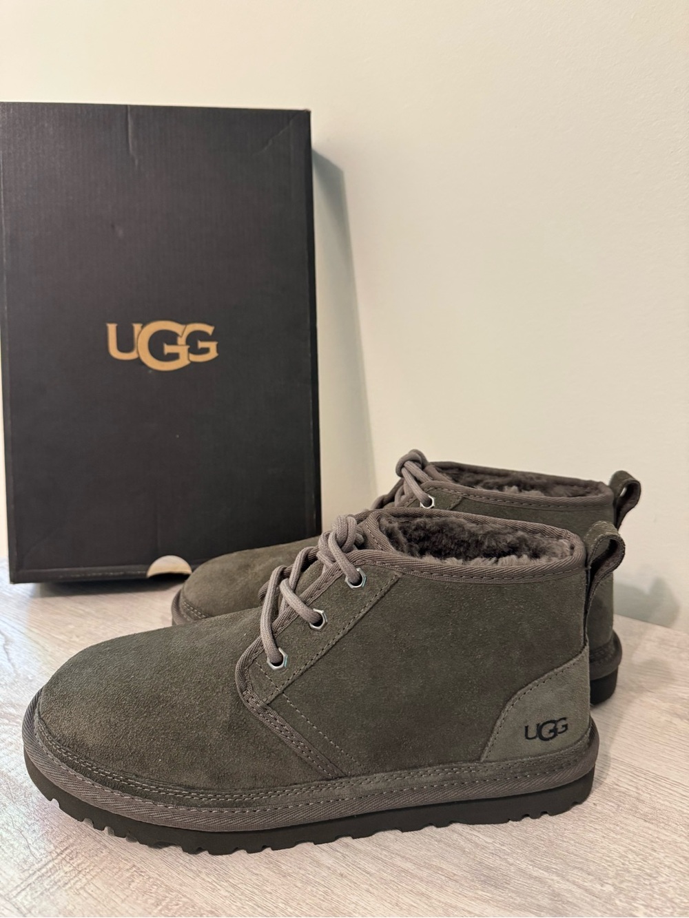 UGG Men's Suede Chukka Boot - Olive Green